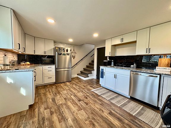 3rd image of 119 Penny Ln