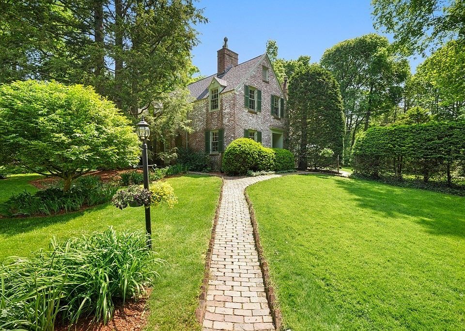 1st image of 110 Ruggles Ln