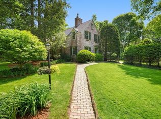 110 Ruggles Ln, Milton, MA 02186