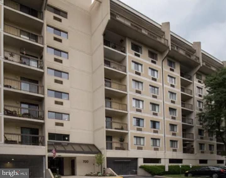 1st image of 700 Avondale Rd Penthouse 5L