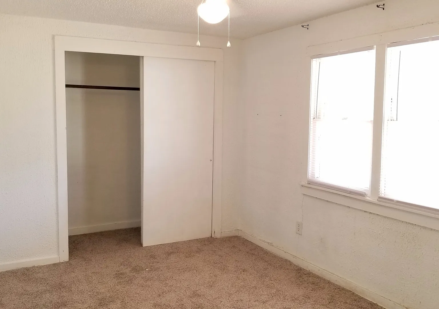 Adorable Home On Large Lot — Photo 4