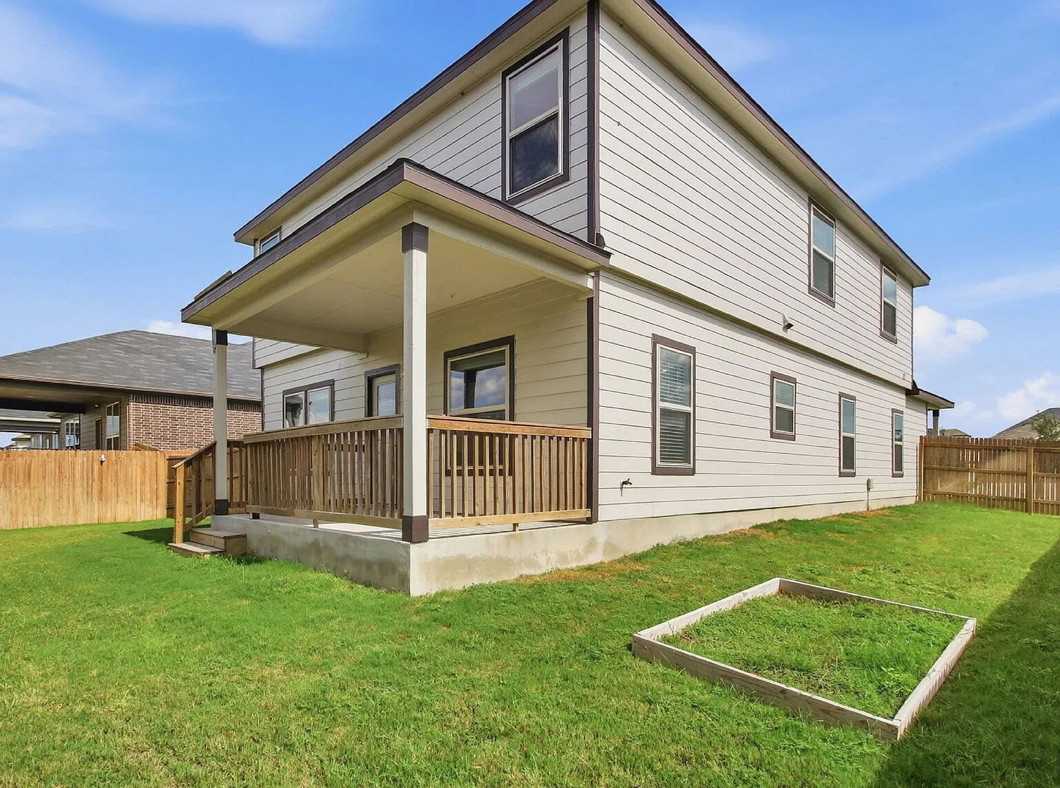 4 bed, 2.5 bath, 2628 sqft, $2,350 — Photo 3