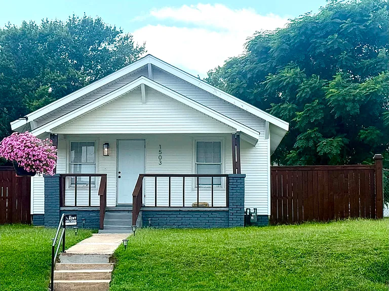 1503 N Main St — Photo 1