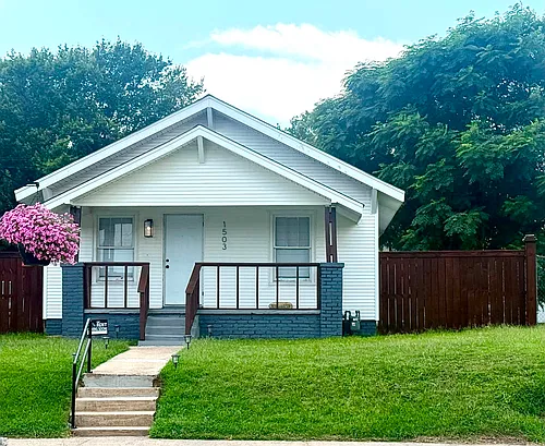 1503 N Main St Photo 1