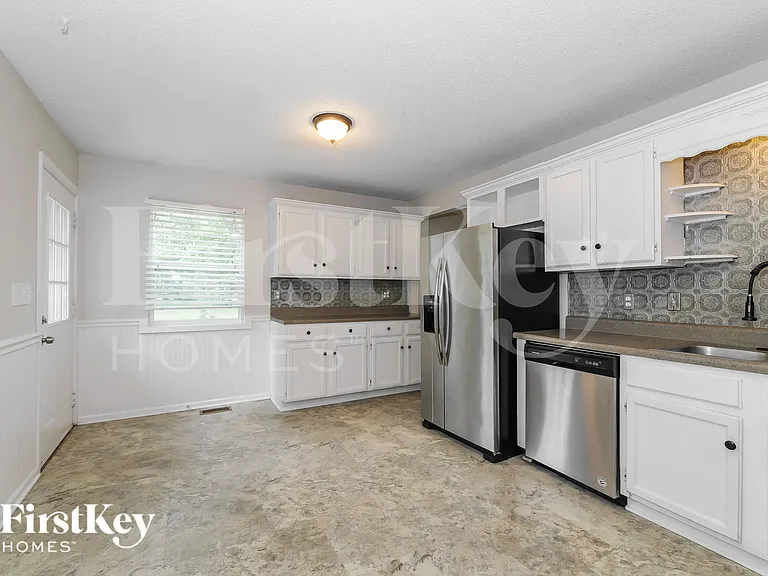 201 E Hale St — Photo 9