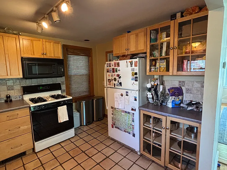 20 Lincoln Ave — Photo 9
