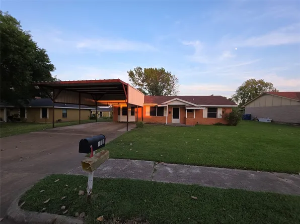 718 Contour Dr, Mexia, TX 76667