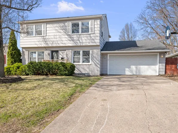 131 40th Ave, East Moline, IL 61244