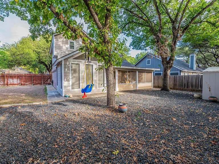2126 River Hollow Dr — Photo 24