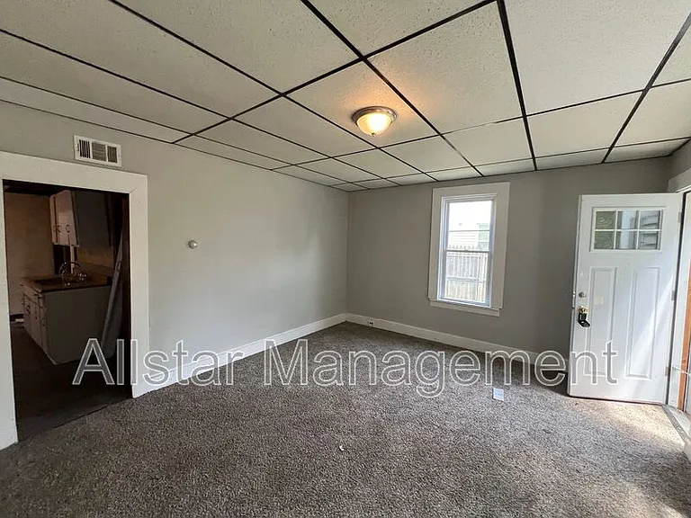5915 Cable Ave — Photo 2