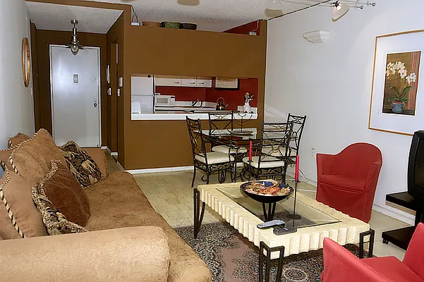 Rented by Sterling Holdings | media 20