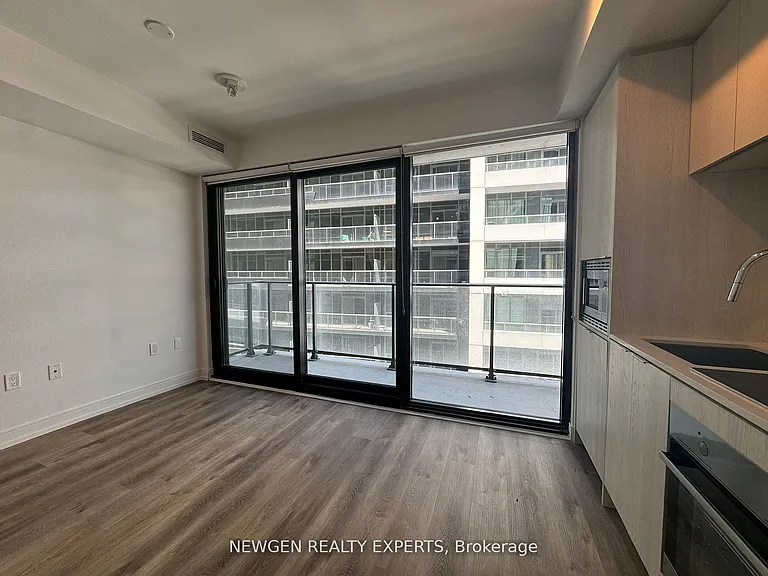 1 Jarvis St #1018 — Photo 7