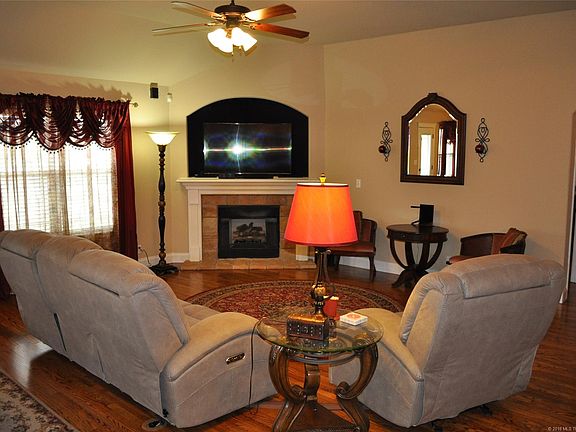 3rd image of 5106 E Dallas Pl