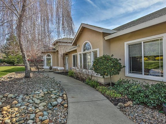 3rd image of 4180 Foxwood Ln