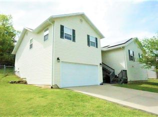 445 Eagle Dr, Forsyth, MO 65653