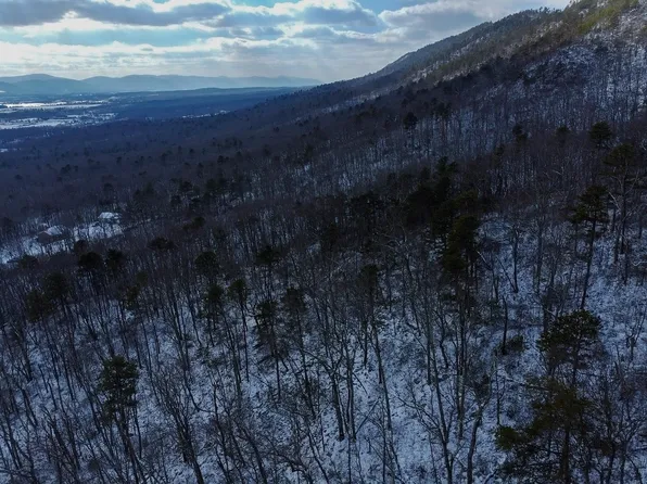 Shipwreck Rd, Shenandoah, VA 22849