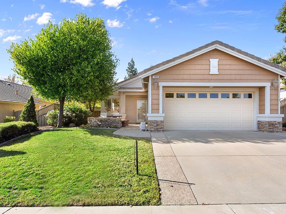 2nd image of 1000 Shadow Glen Pl