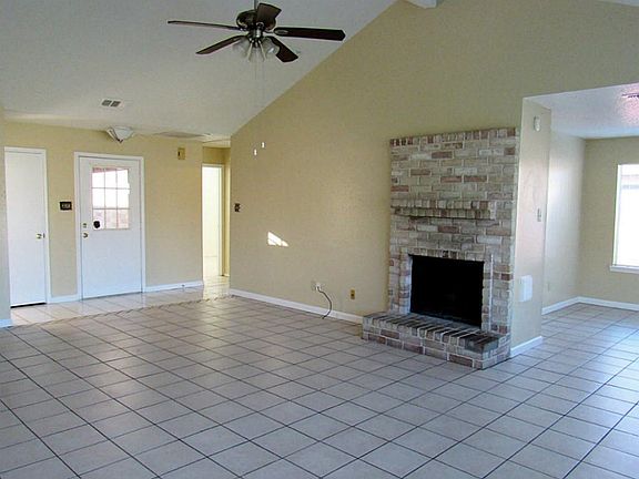 3rd image of 511 Oakdale Dr #0