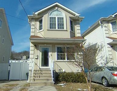 738 Targee St, Staten Island, NY, 10304