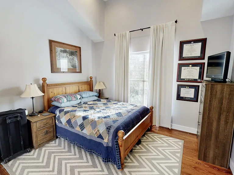2061 Atherton Heights Ln — Photo 11