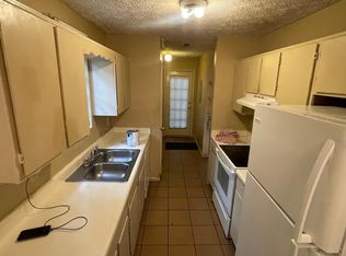 122 Oriole Dr, Jonesboro, GA 30238