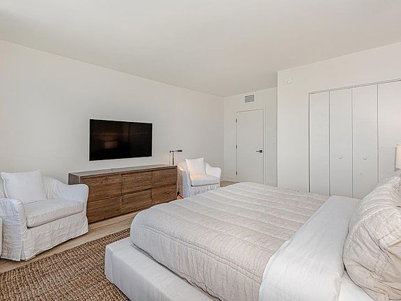 2nd image of 2301 Collins Ave APT 1137