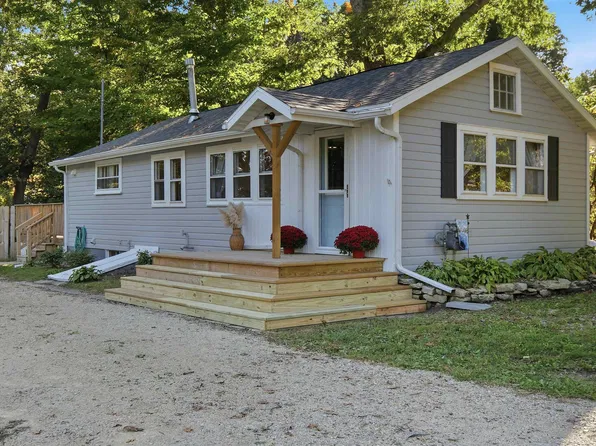 1732 E Road Two St, Edgerton, WI 53534