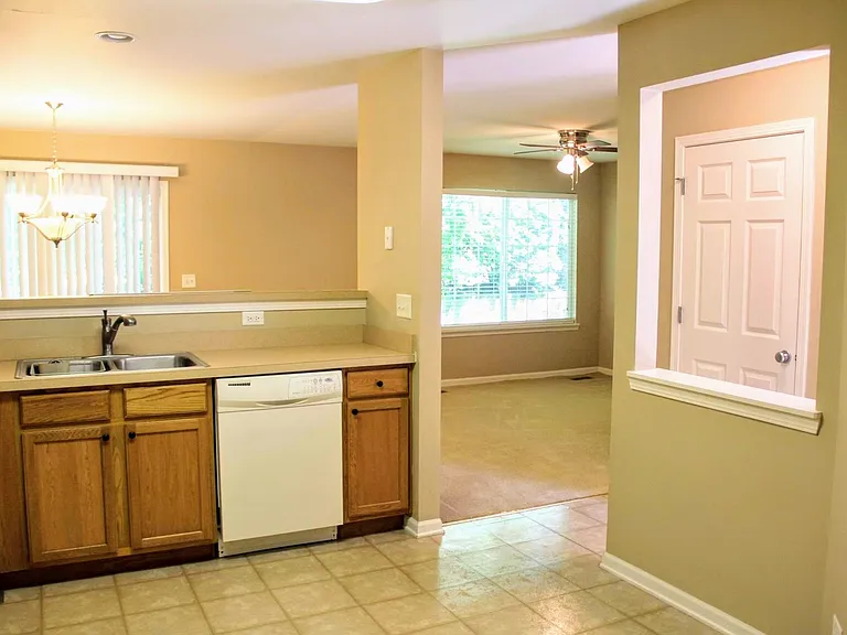 32427 N Mackinac Ln — Photo 4