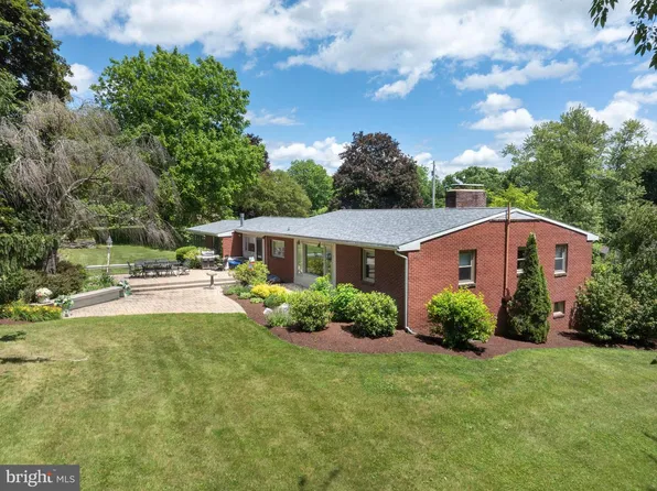 629 Beaumont Dr, State College, PA 16801