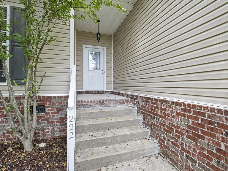 222 Cross Valley Dr — Photo 2