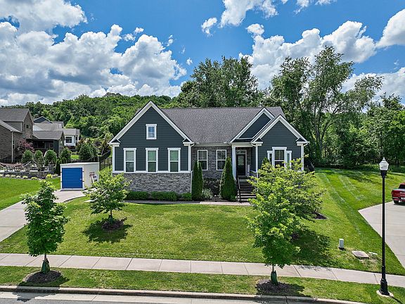 3rd image of 303 Oberlin Ct