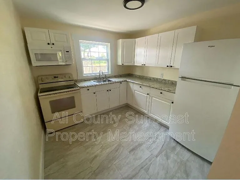 713 Seneca St #D — Photo 5