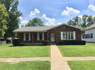 670 N 3rd St, Breese, IL 62230