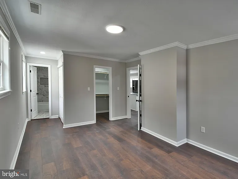 10 Bayou Ave #TOP FLOOR — Photo 2
