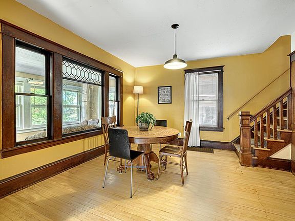 5th image of 2649 Longfellow Ave