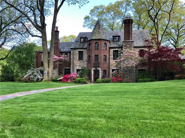 1 Rochelle Road, Larchmont, NY 10538