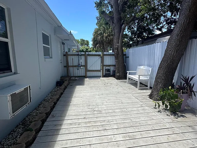 119 Sunrise Ave #A — Photo 13