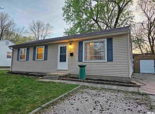 7 Bryant Ln, Springfield, IL 62702