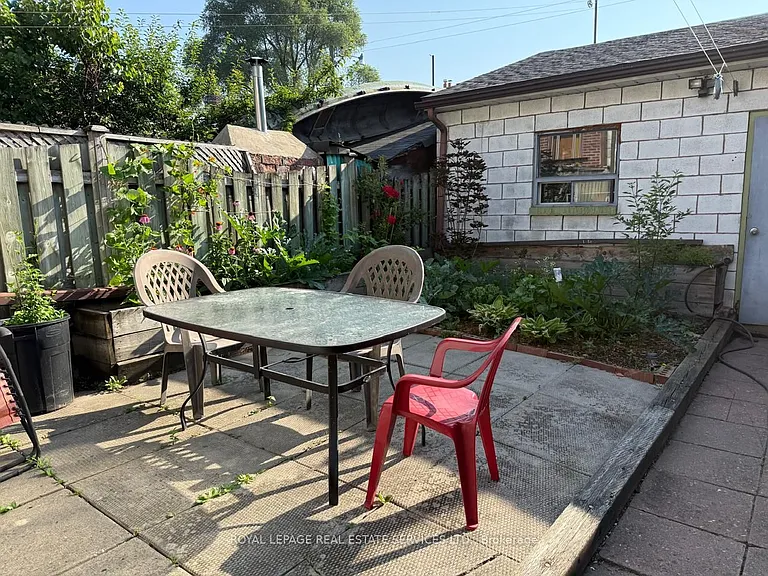 37 Gillespie Ave #BASEMENT — Photo 4
