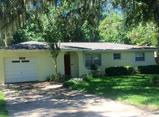 3916 Palm Dr, Leesburg, FL 34748