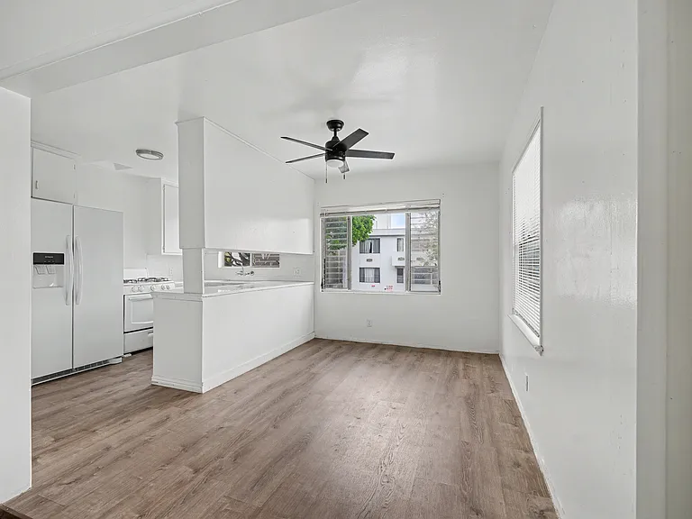 1037 N Curson Ave #7 — Photo 12