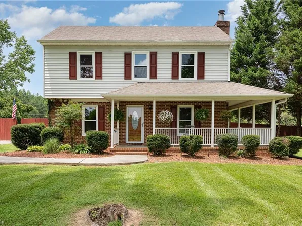 2001 Macon Glen Dr, Pleasant Garden, NC 27313
