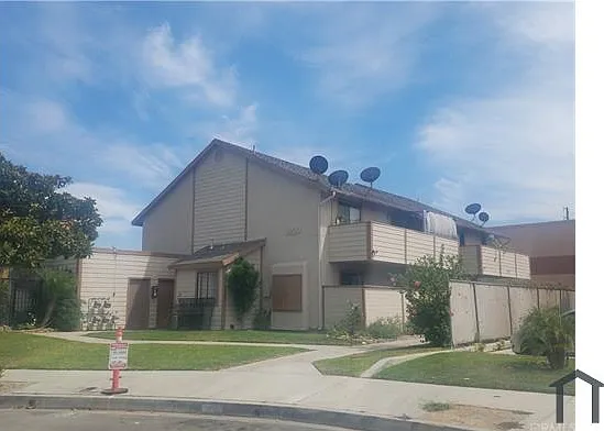 2600 W Porter Ave #101-A — Photo 2