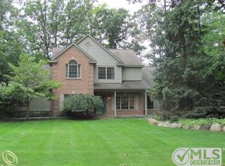3609 Orion Oaks Dr, Lake Orion, MI
