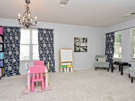 3rd image of 15823 Brisbane Dr