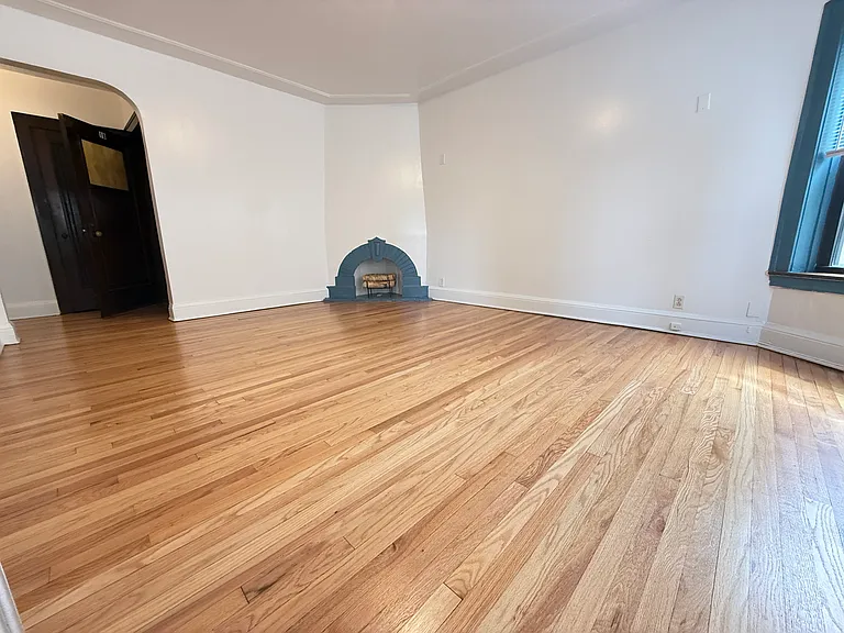 5542 N Artesian Ave #1B — Photo 5