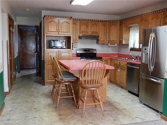 4th image of 131 Olson Rd