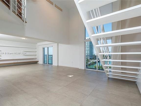 3rd image of 1701 Sunset Harbor Dr #Penthouse 7-02