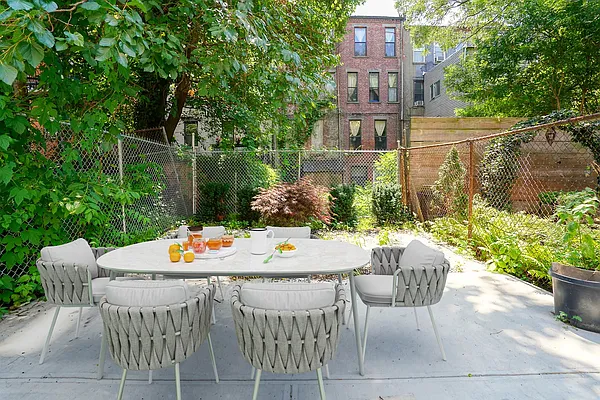 Rented by Compass | media 2