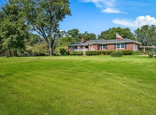 210 Motor Boat Club Rd, Greenville, SC 29611